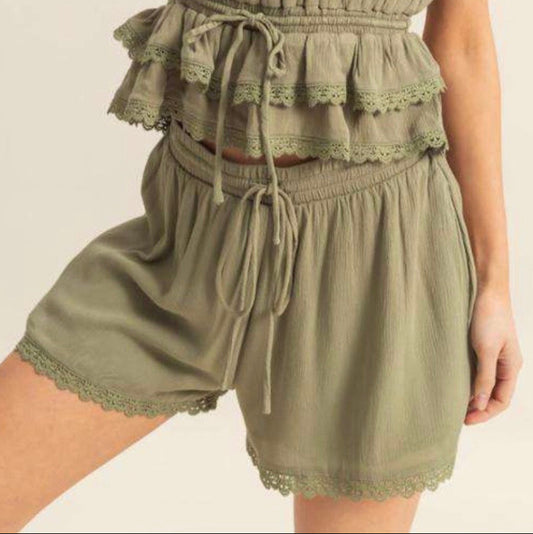 Crepe Elastic Shorts