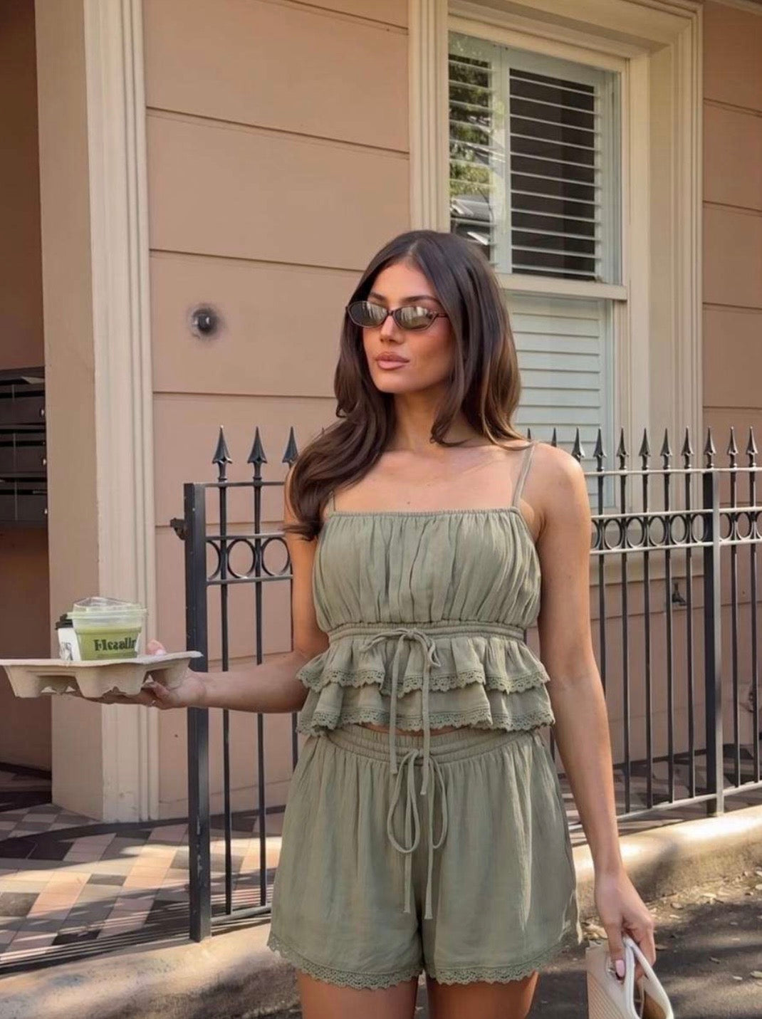 Crepe Elastic Shorts
